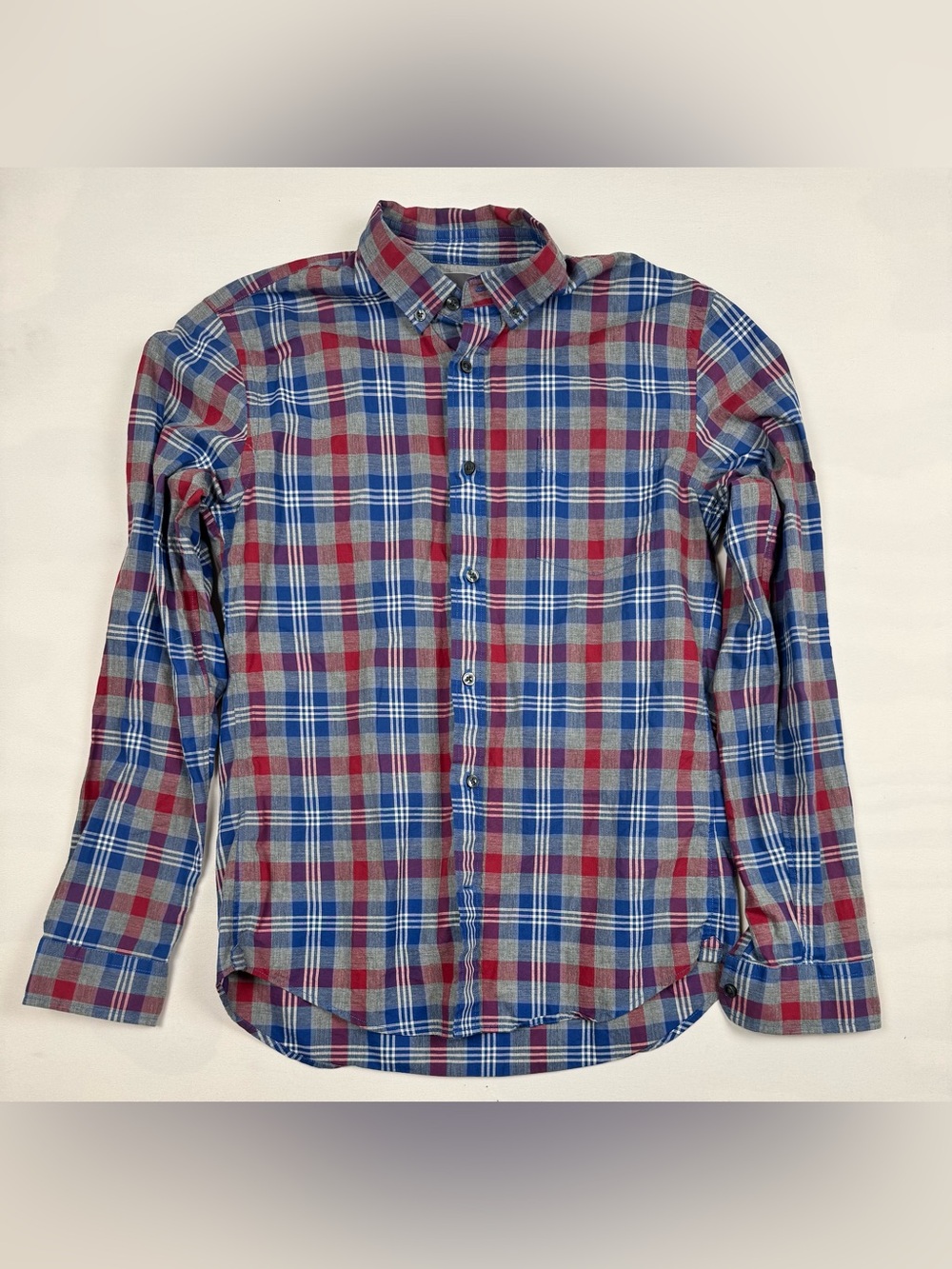 Vince. Long Sleeve Button Down Blue Red Plaid Men’s S 100% Cotton